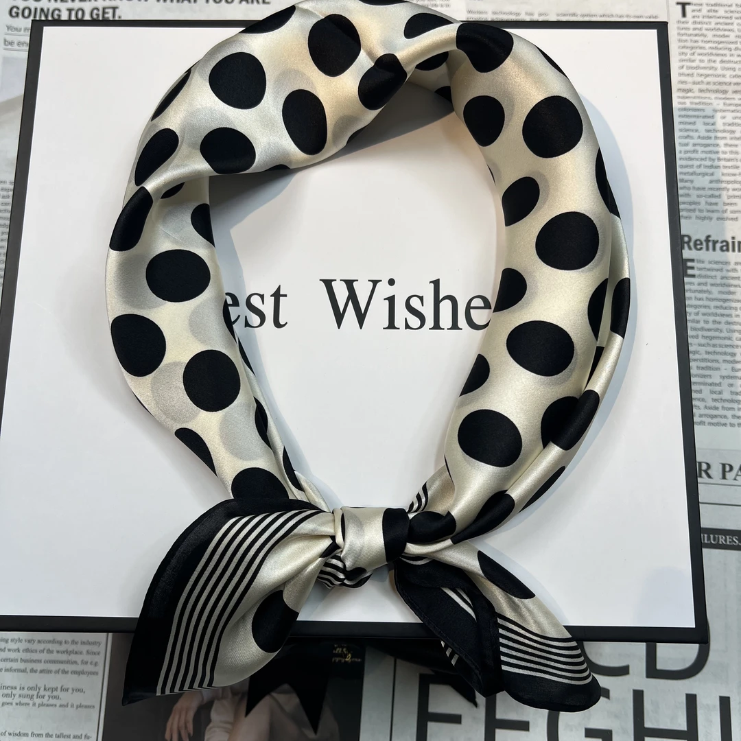 玛丽丹丝70真丝-黑白波点丝巾65*65cm