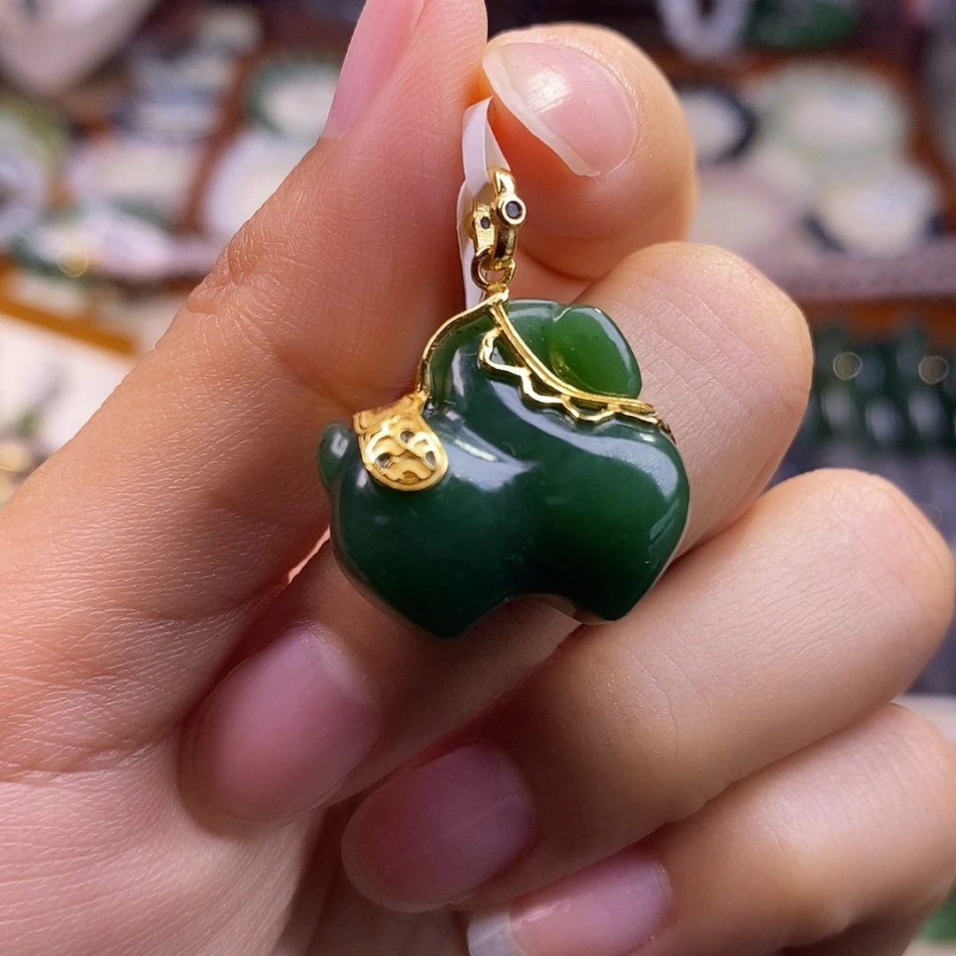 颈饰未镶嵌和田玉碧玉银马吊坠