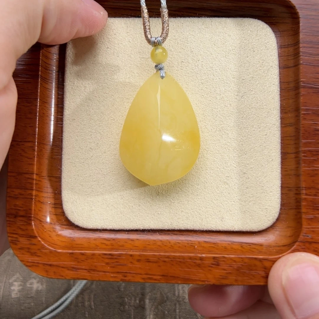 琥珀裸石未镶嵌琥珀裸石未镶嵌40