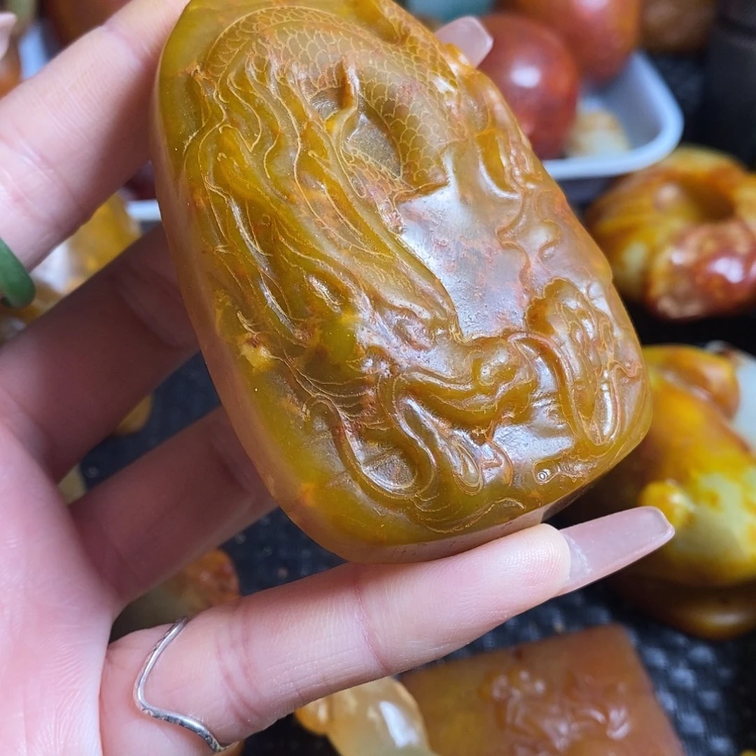 岫岩老玉（透闪石质玉）未镶嵌珠宝奇石