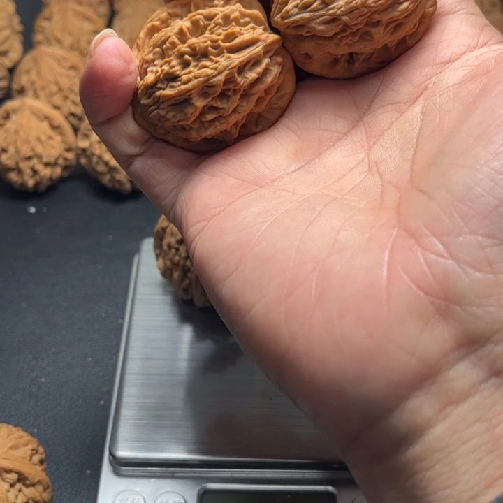 吊坠桃核40麦穗虎头7705