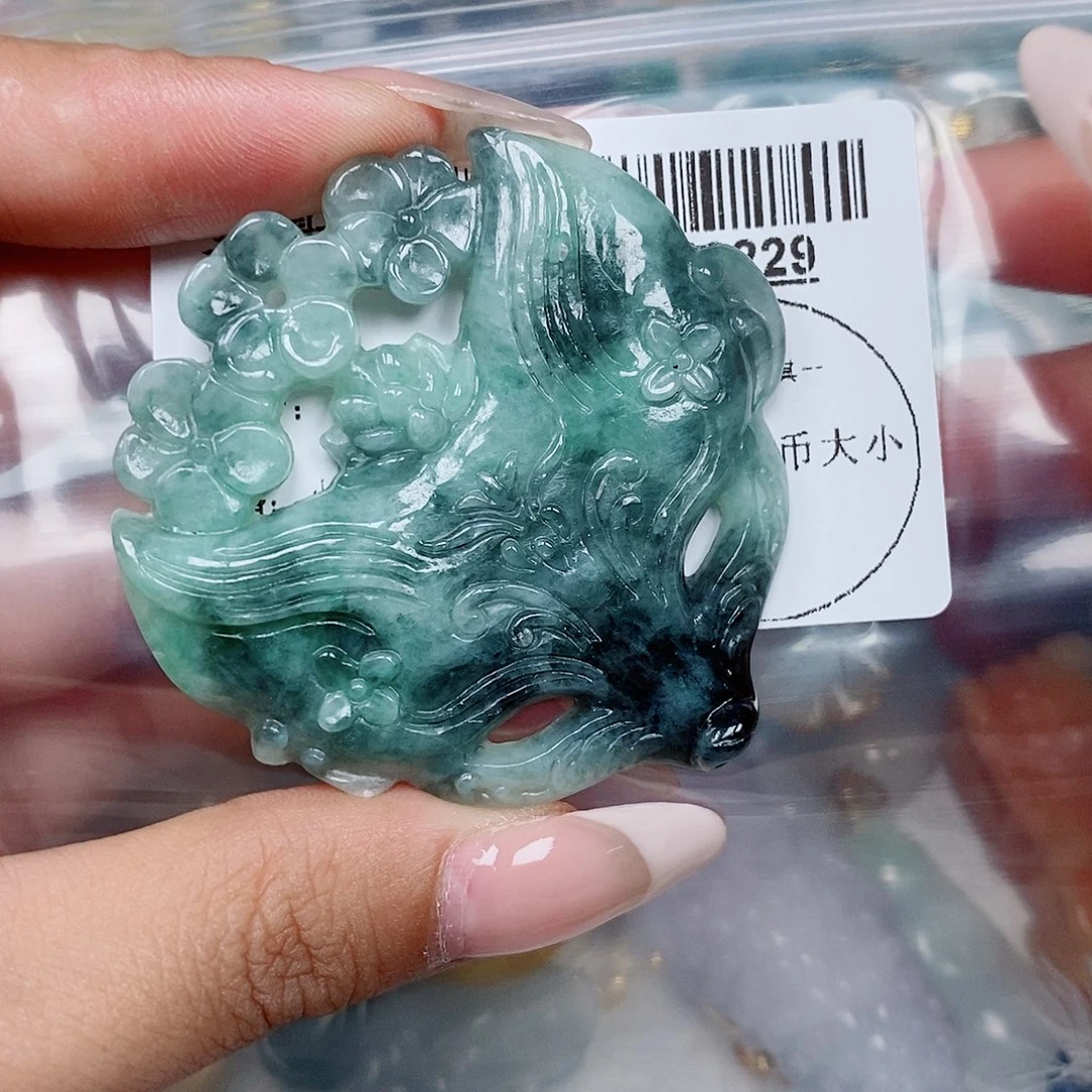 翡翠未镶嵌吊坠(不含链)
