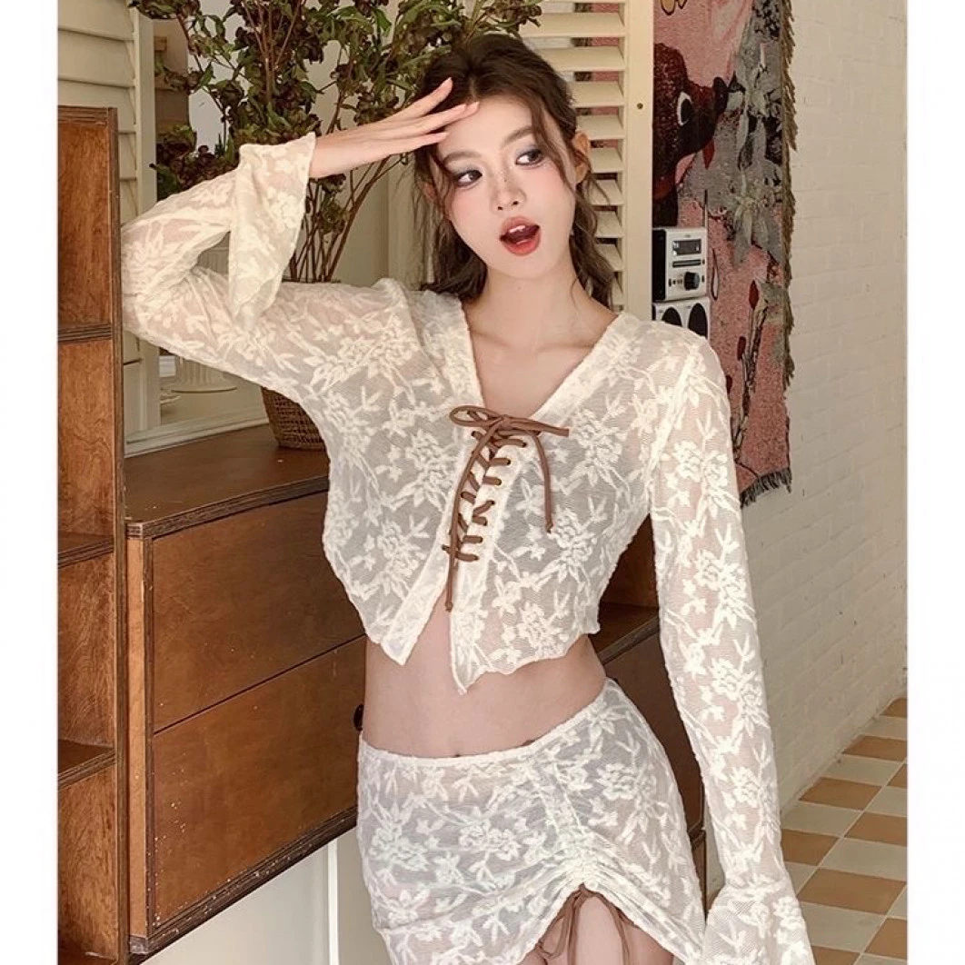 分体泳衣女新款超仙小胸四件套温泉保守遮肚显瘦长袖罩衫蕾丝泳装