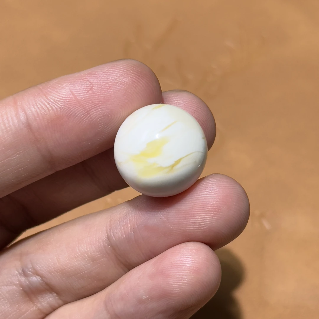 天然琥珀蜜蜡圆珠 瓷白 浓蜡 尺寸17.7mm