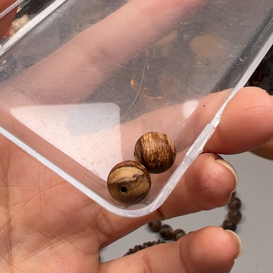 淑***清沉香沉香碎屑马泥涝散珠 2颗