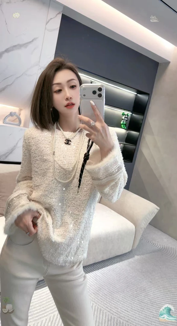 熙薇【珠光圣诞】2025冬季新款时尚圣诞款重工亮片上衣H6740