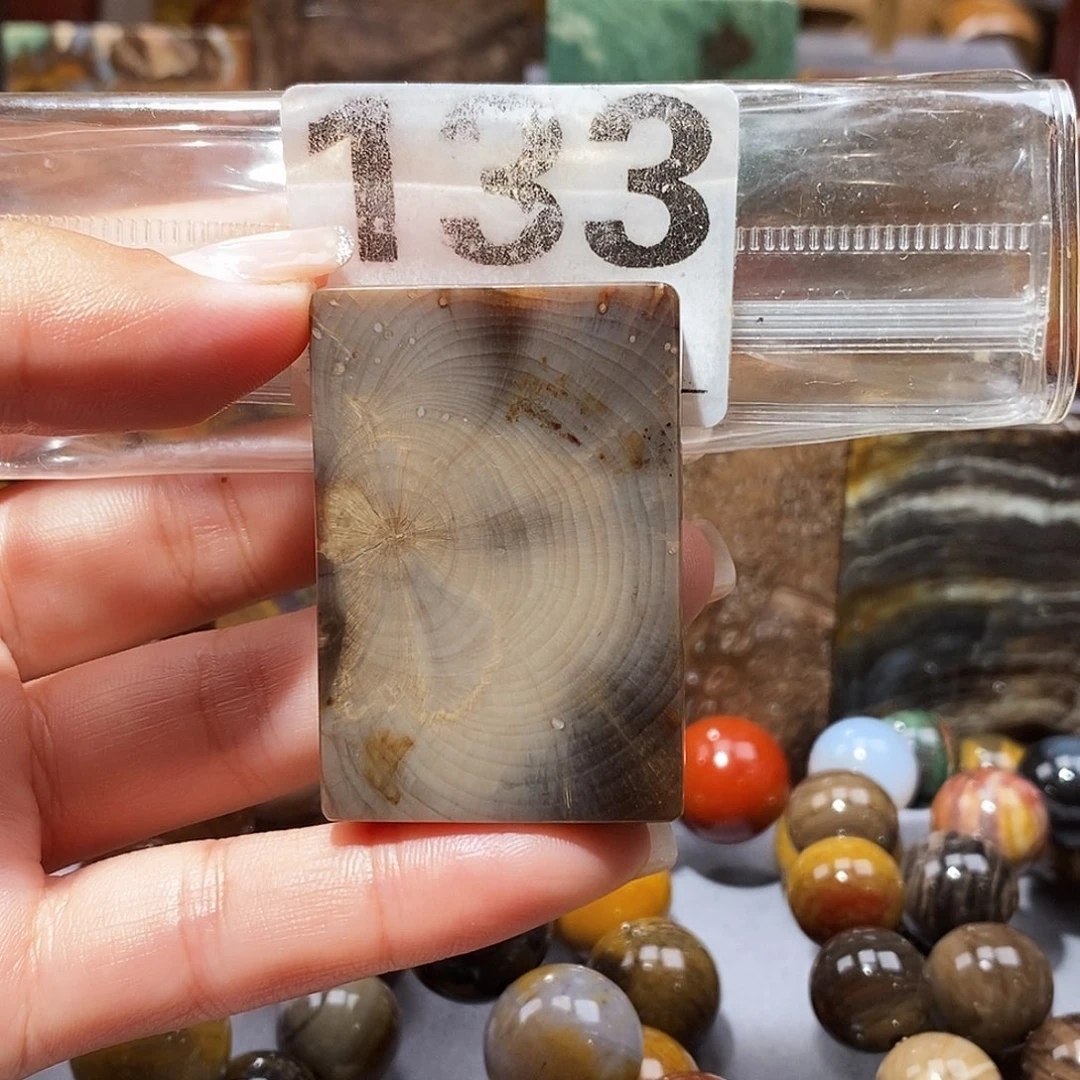 未镶嵌天然北票硅化玉吊坠硅化玉