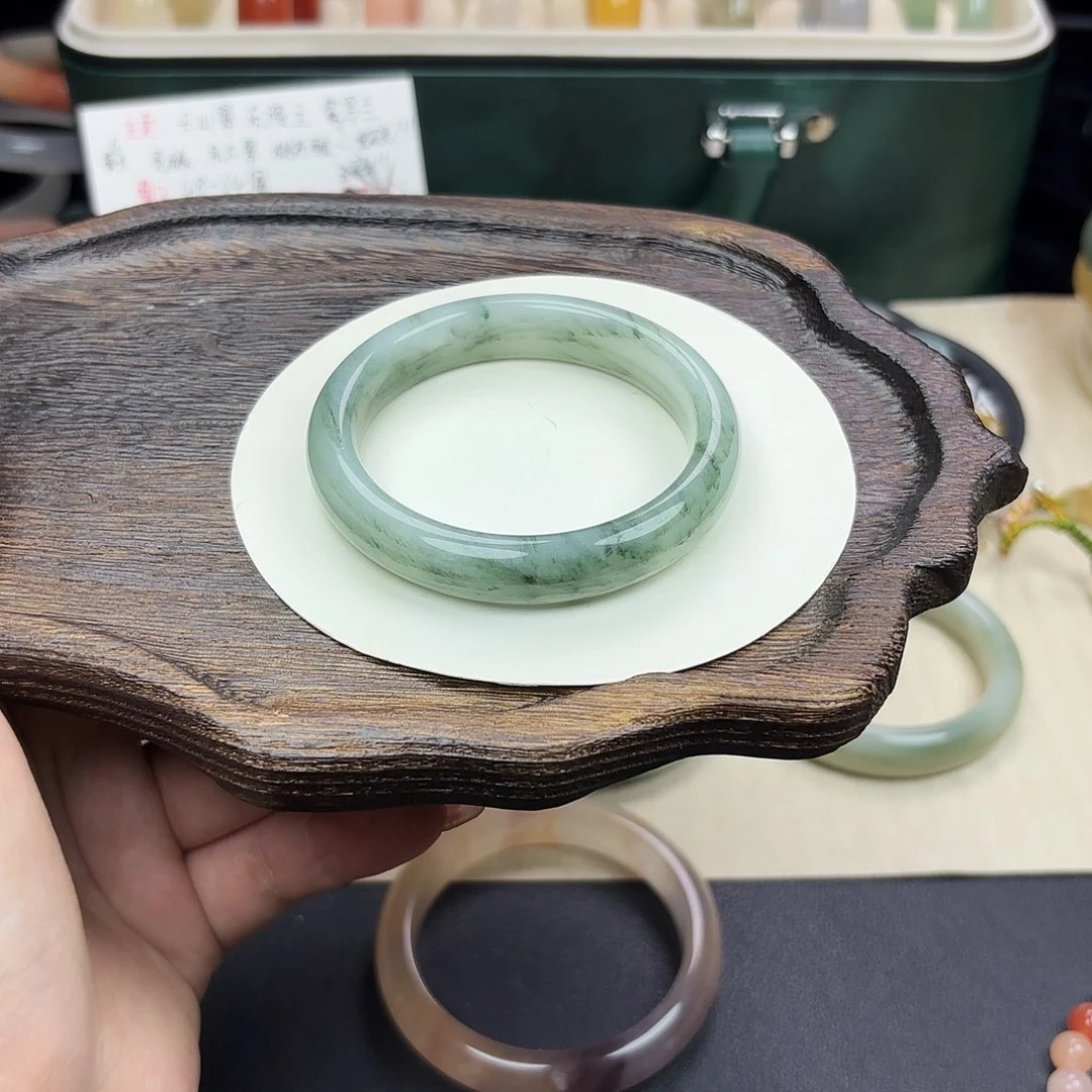 石英质玉未镶嵌手镯