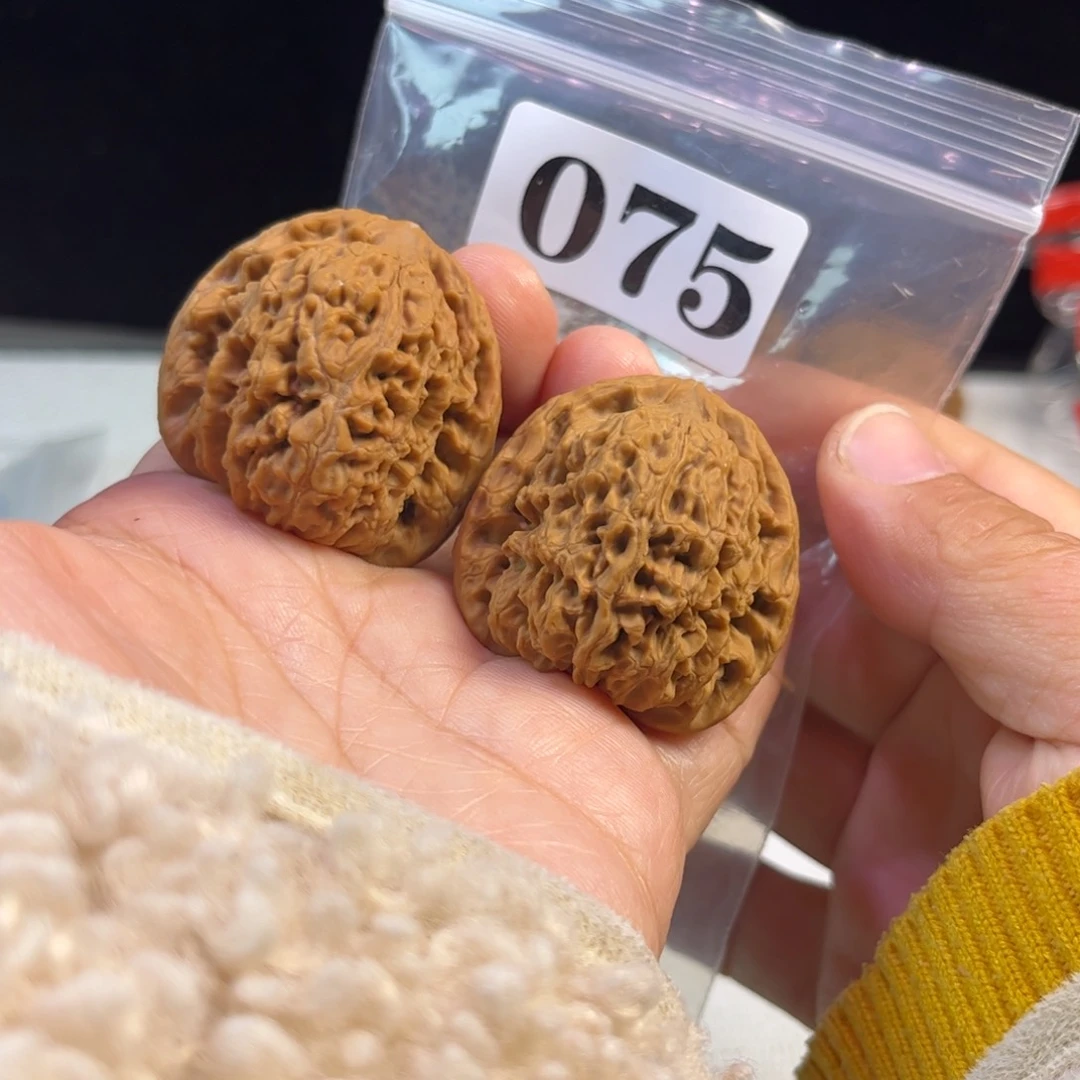 吊坠文玩核桃南疆36