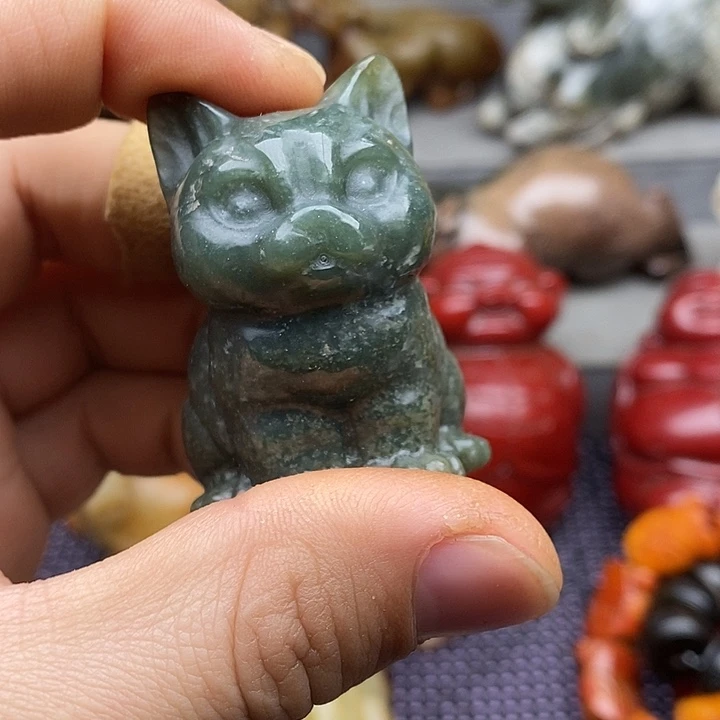 未镶嵌蛇纹石玉颈饰
