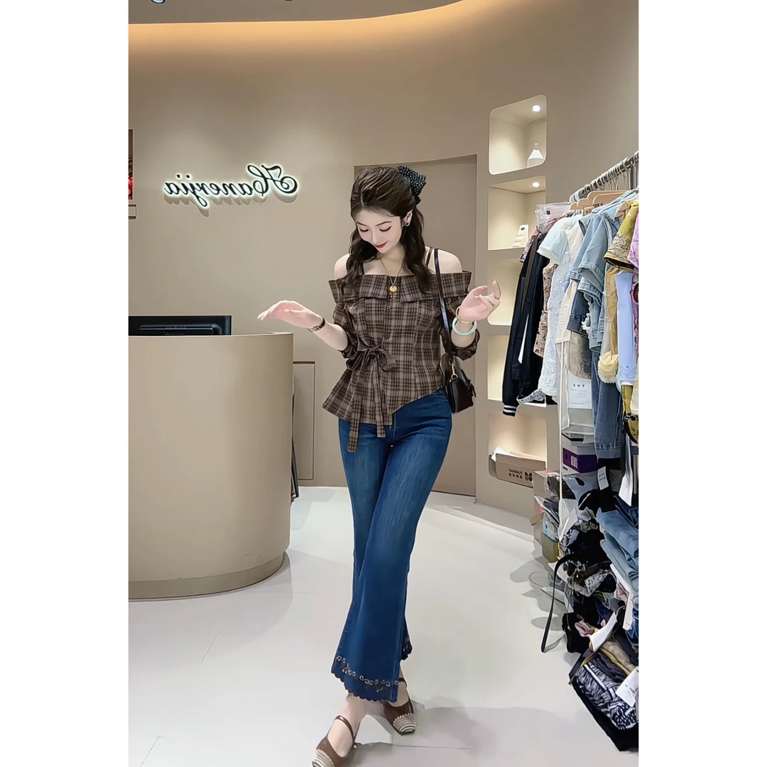 涵儿家  早秋不规则露肩侧绑带衬衣 VS 刺绣喇叭牛仔九分裤-2150