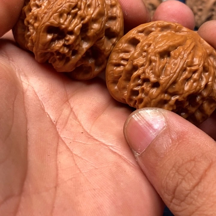 巫***王文玩核桃吊坠昌闷