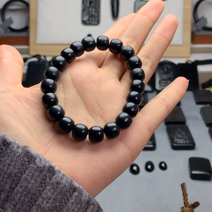 M***u和田玉（墨玉）未镶嵌手串特价10mm