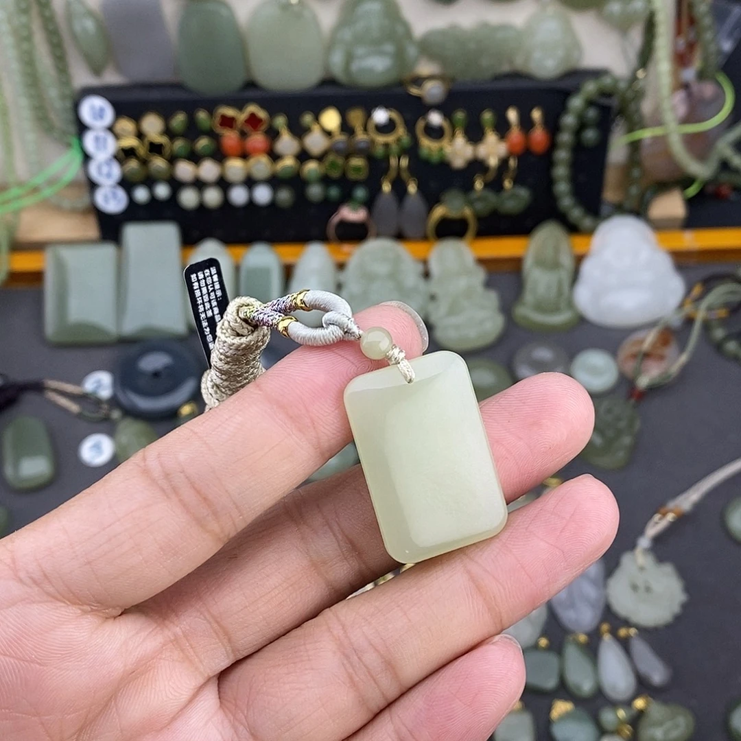 和田玉未镶嵌吊坠(不含链)