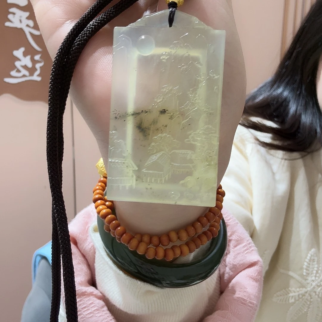 蛇纹石玉未镶嵌颈饰