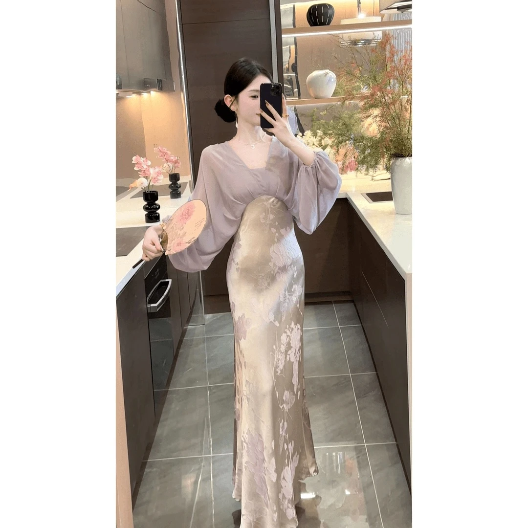 周粥女神2025新款假两件拼接提花缎面高腰斜裁设计感连衣裙长裙潮