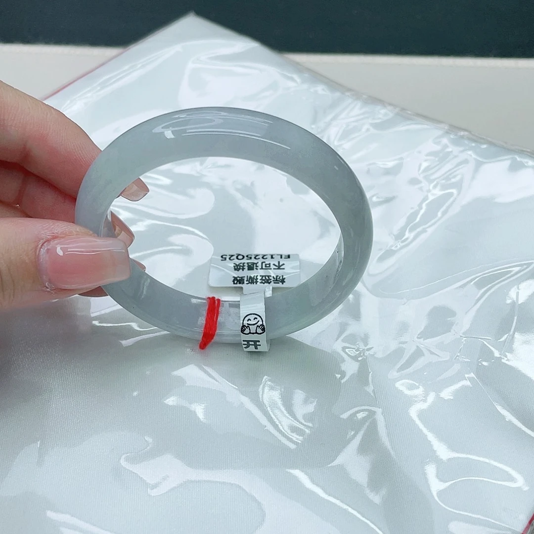 翡翠手镯未镶嵌正53.4