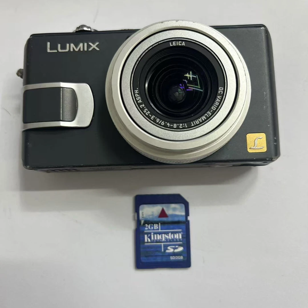 9新 Panasonic/松下 松下DMC-LX1有卡无电池 外观有瑕疵