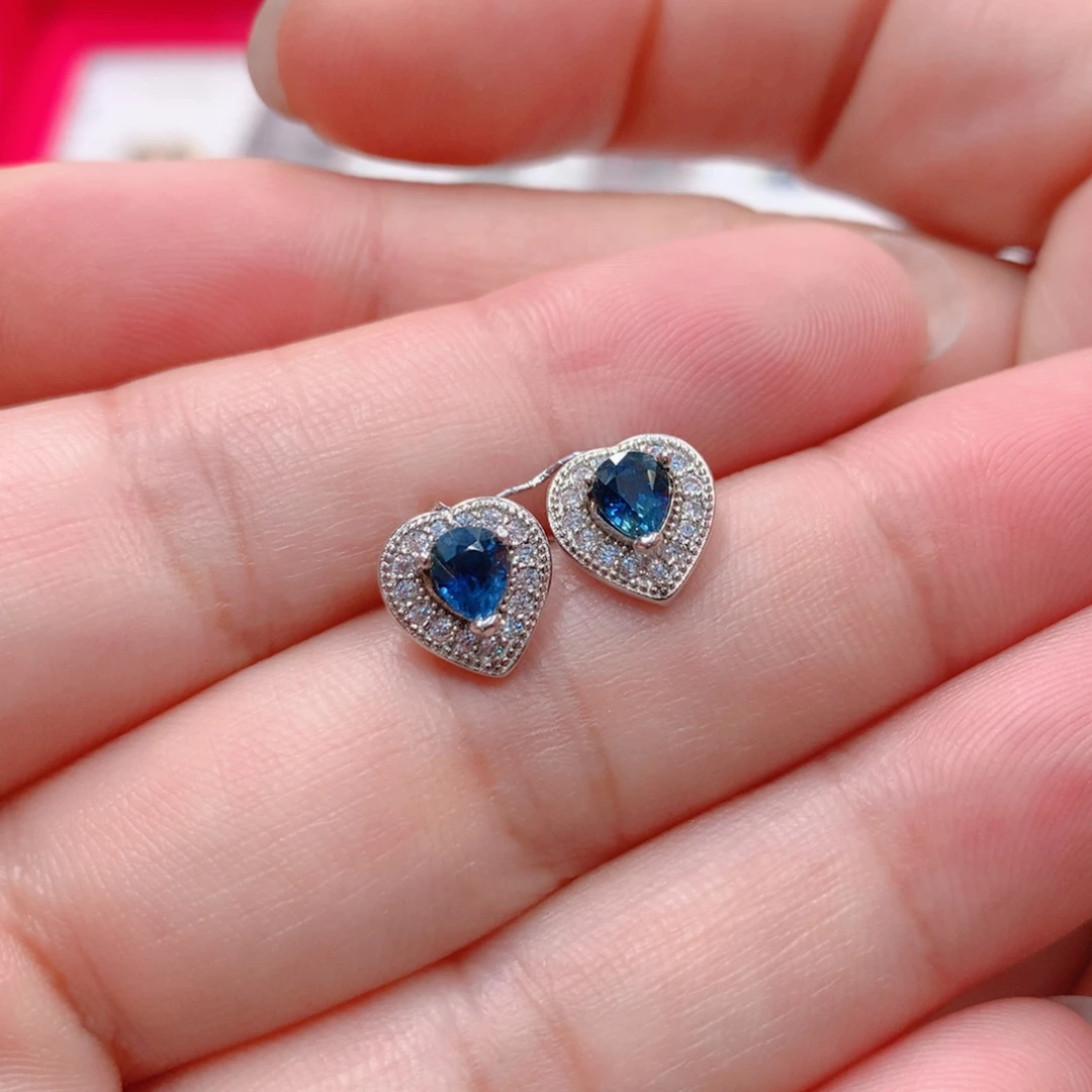 A****蓝宝石耳钉银S925镶嵌