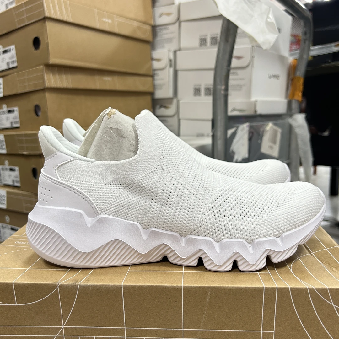 《B品以直播展示为准》鞋面发黄（X1143）李宁女运动鞋AGCU258-2