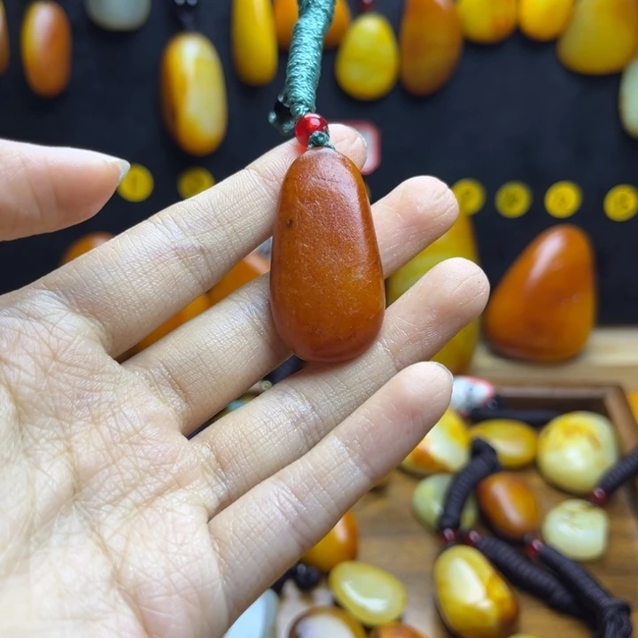 做***人和田玉（糖玉）未镶嵌珠宝半成品