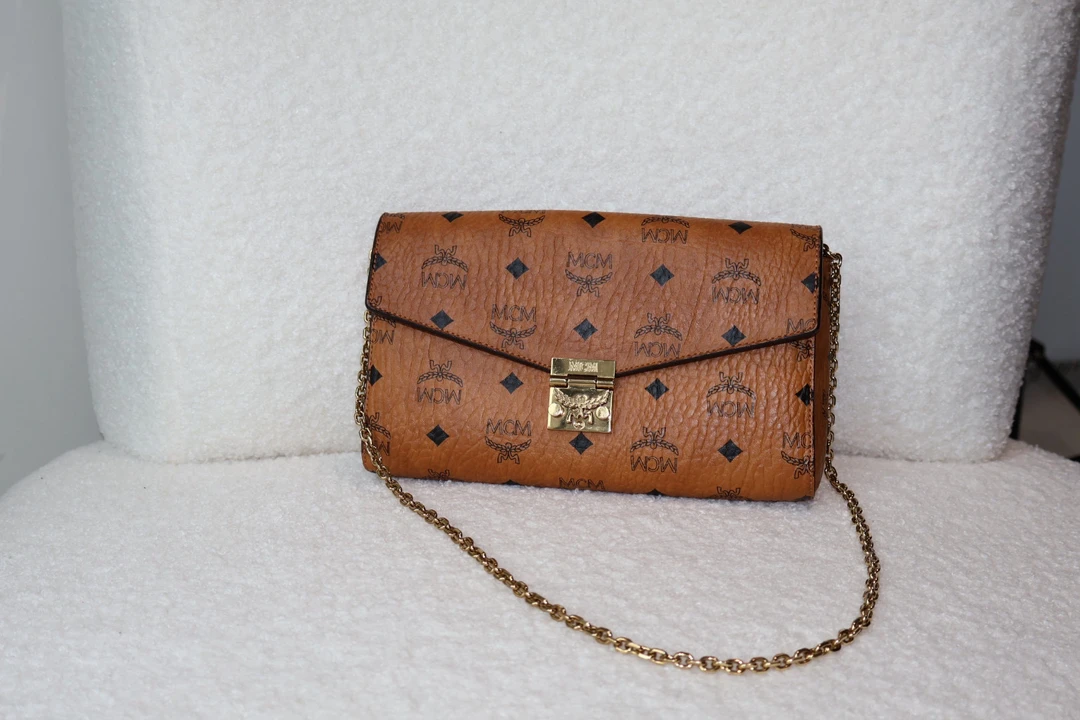 95新 MCM 奢品阁/MCM干邑色斜挎包