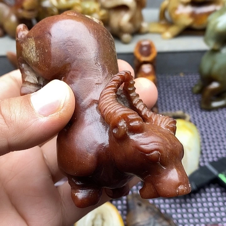未镶嵌蛇纹石玉颈饰