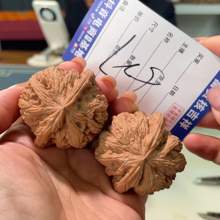 G***o把件核桃46左右全品无修粗筋