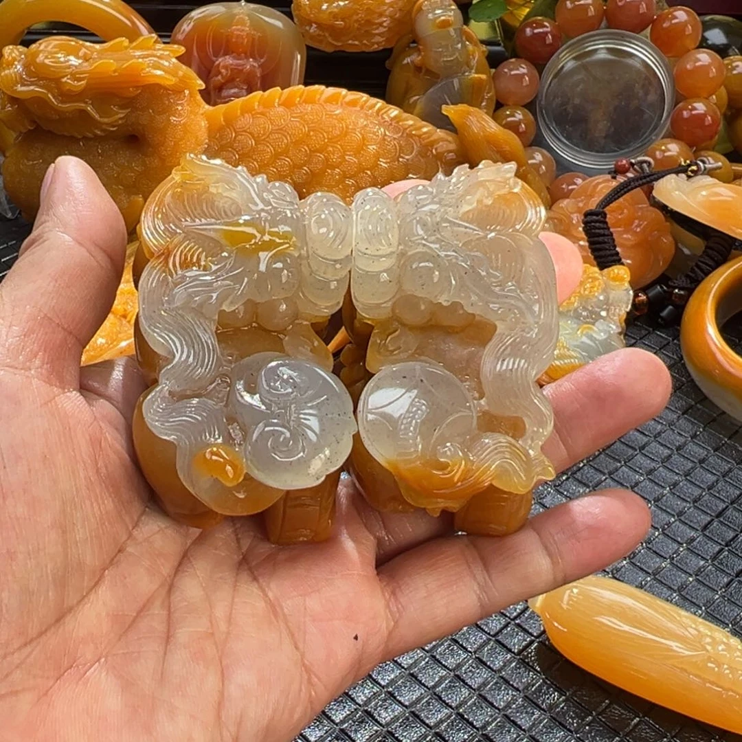 石英质玉未镶嵌颈饰