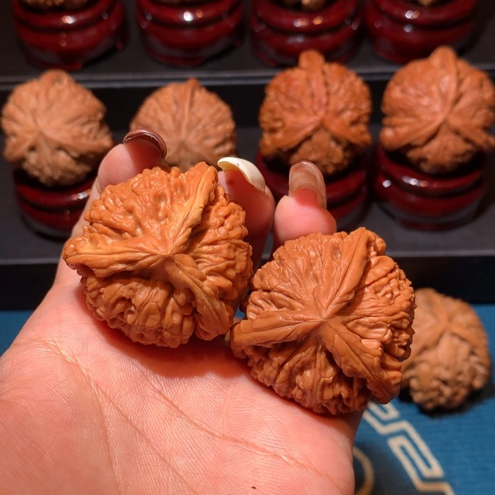 吊坠文玩核桃莲花奔，精品配对，39