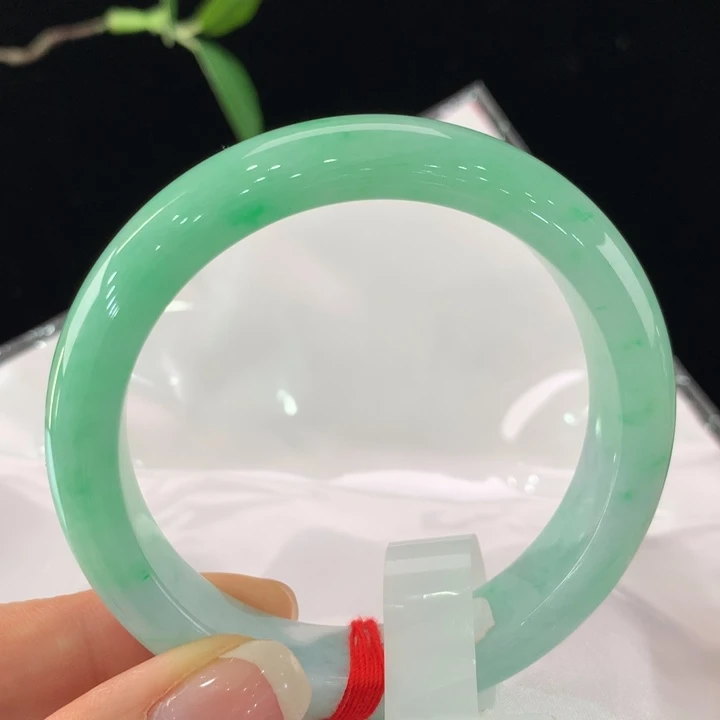 翡翠手镯未镶嵌111-0185
