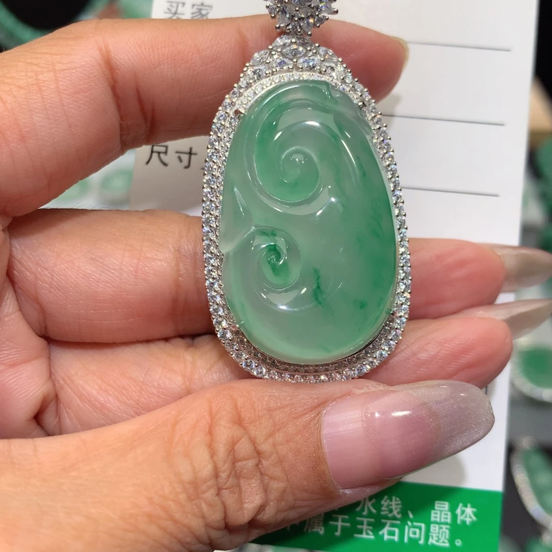 颈饰银S925镶嵌石英质玉（非洲翠）l****萍