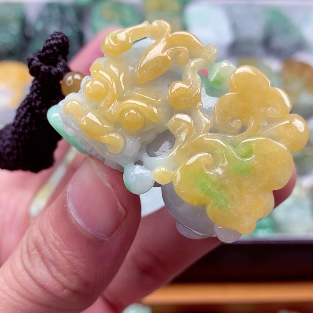 翡翠颈饰未镶嵌翡翠