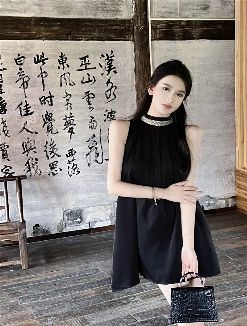 黑色缎面挂脖连衣裙女装夏季裙子小个子宽松洋气a字露肩气质短裙