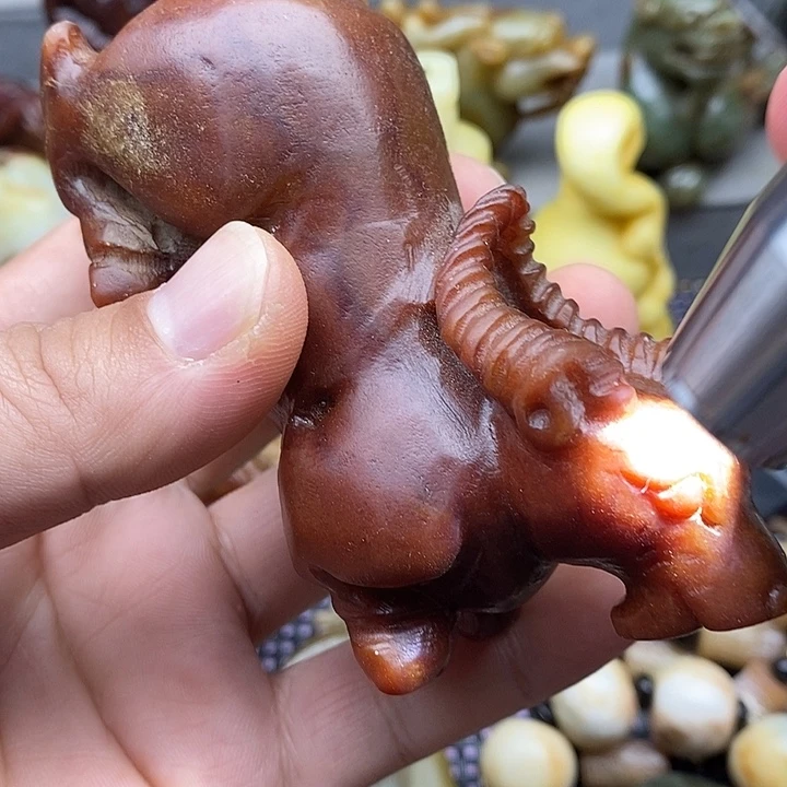 未镶嵌蛇纹石玉颈饰