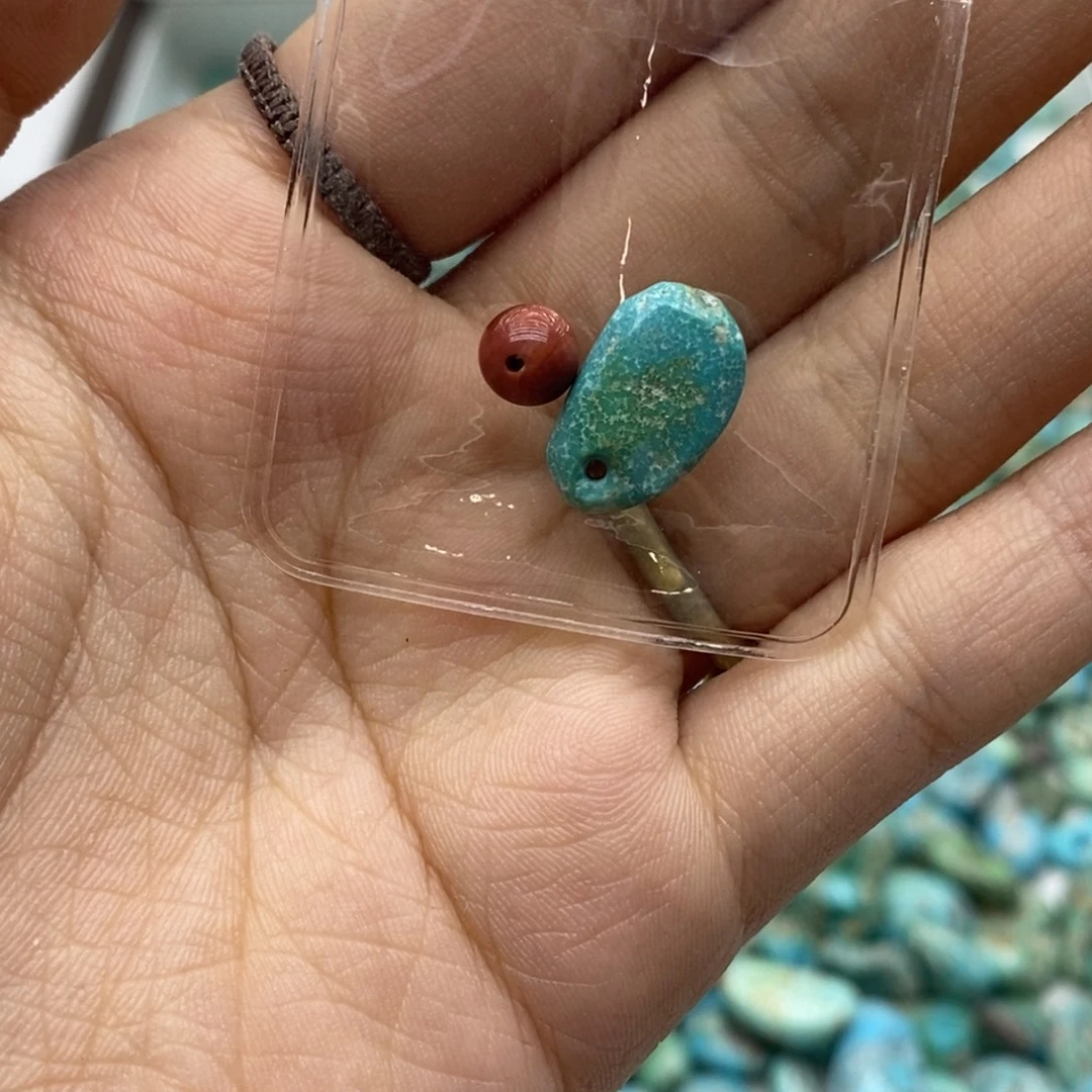 浅***.南红玛瑙未镶嵌珠宝奇石