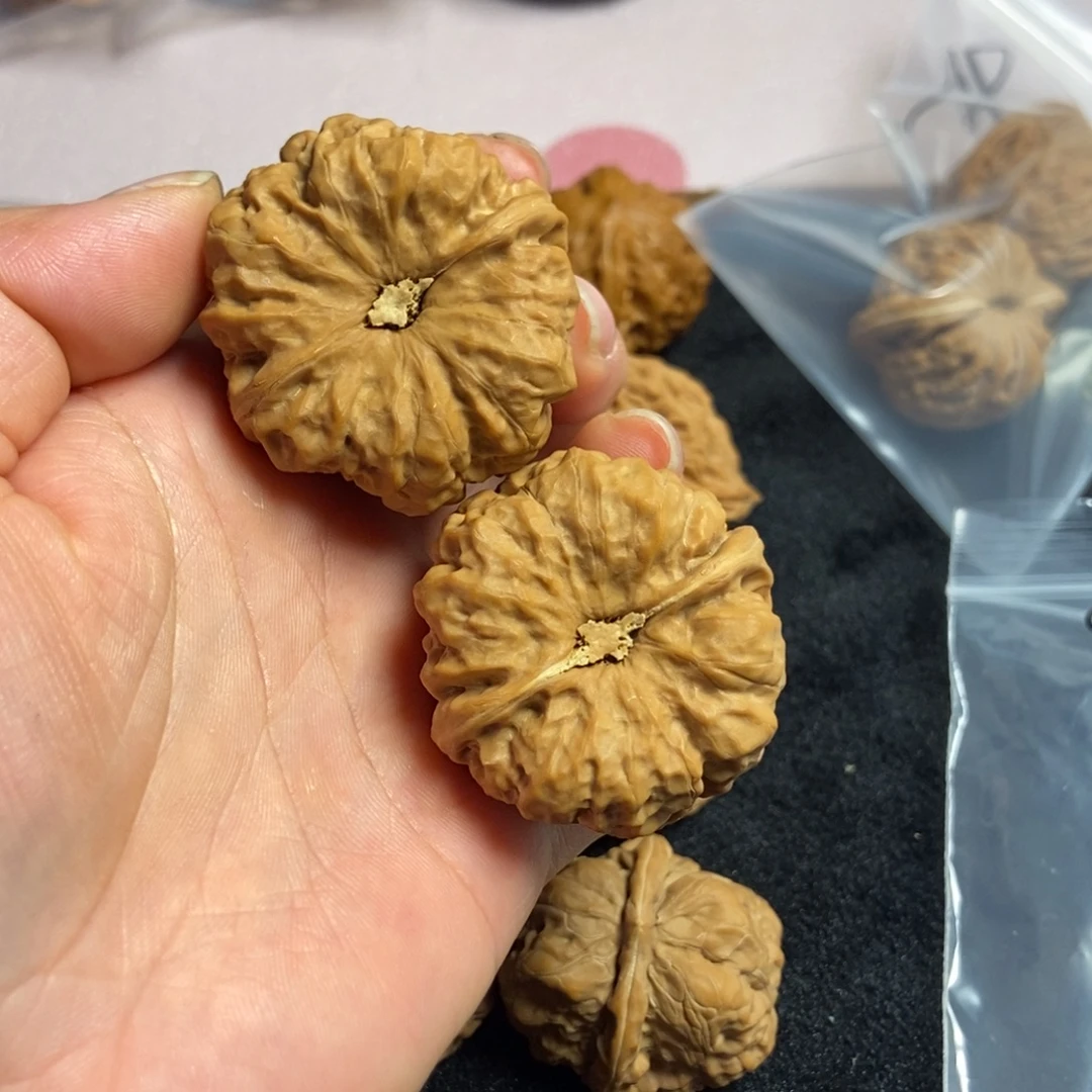 吊坠桃核凹的蛤蟆头800