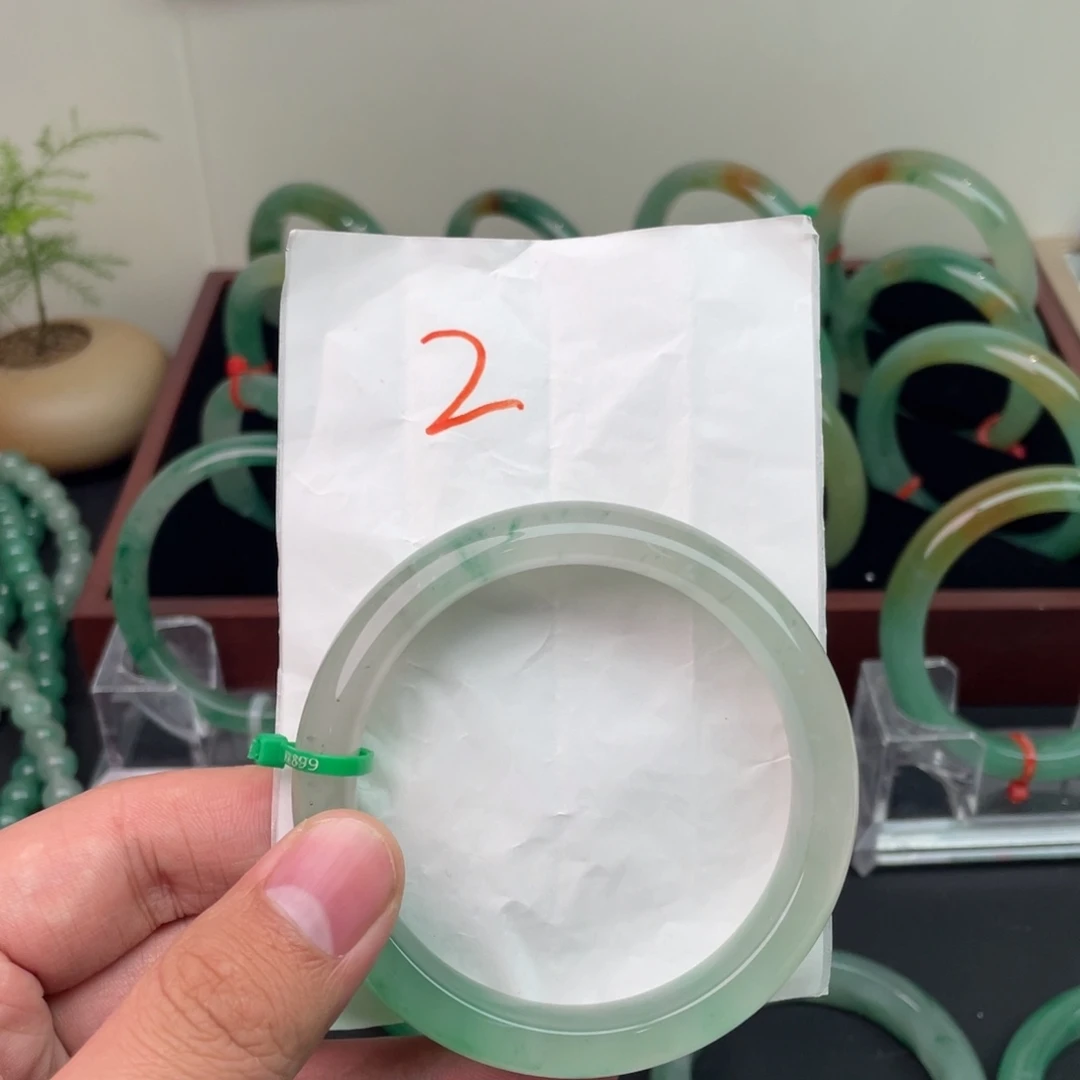 石英质玉（非洲翠）未镶嵌手镯2-58 j