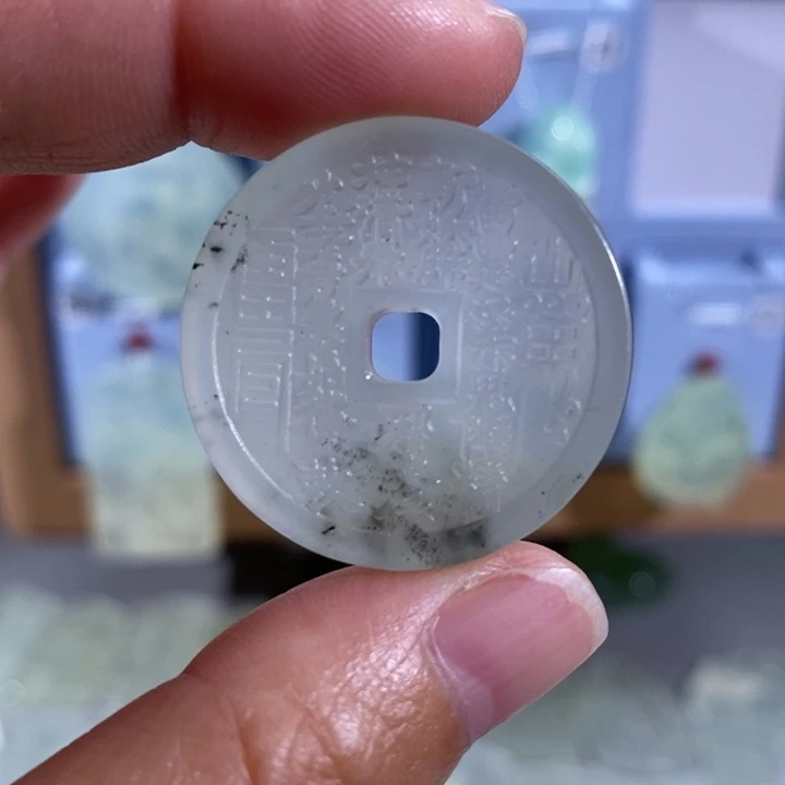 岫玉未镶嵌颈饰吊坠