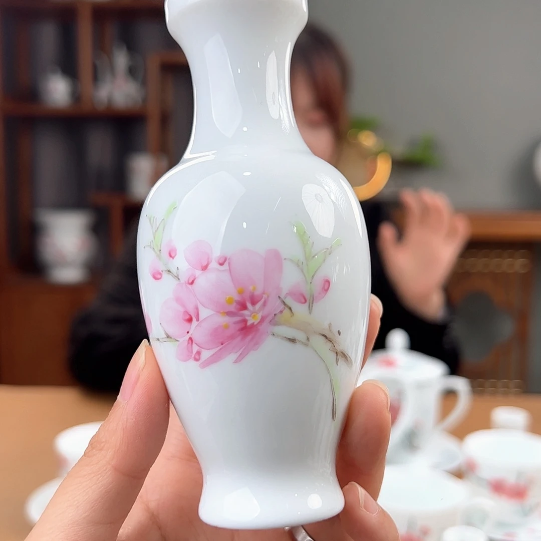 釉上水点桃花小赏瓶，早期