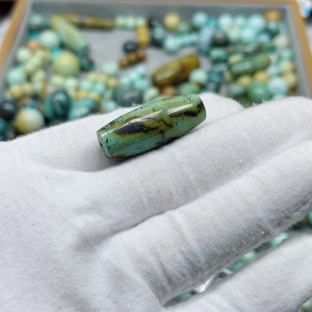绿松石未镶嵌挂件