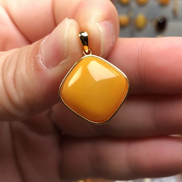 蜜蜡银S925镀金镶嵌吊坠(不含链)