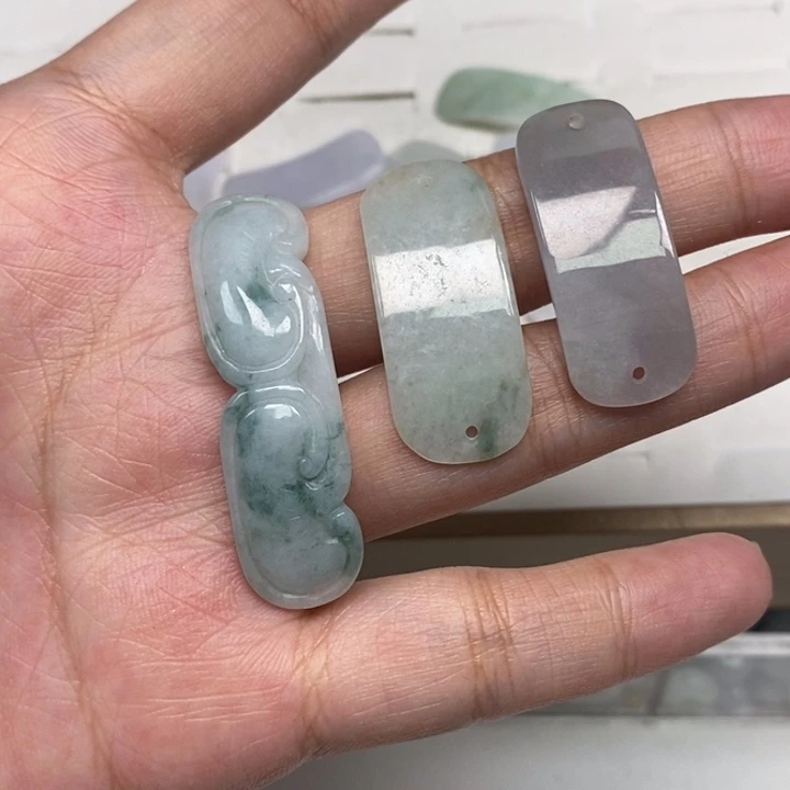 翡翠散珠3个手牌。