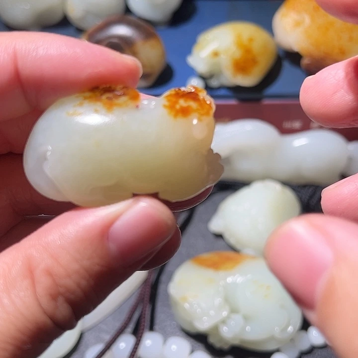 杨***店和田玉（糖玉）未镶嵌手链