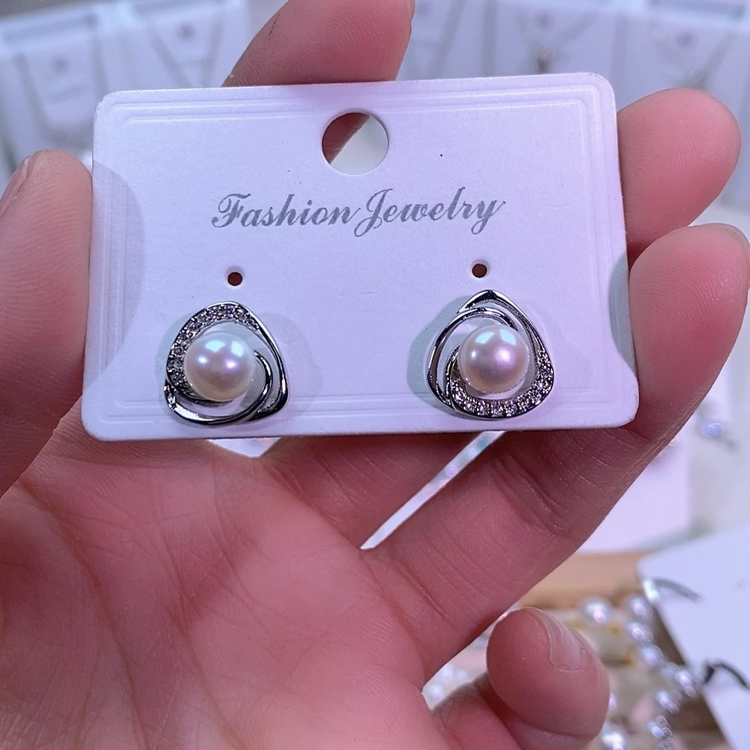 淡水珍珠耳饰未镶嵌