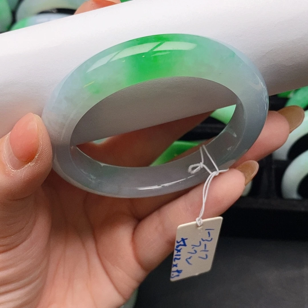 翡翠未镶嵌手镯56