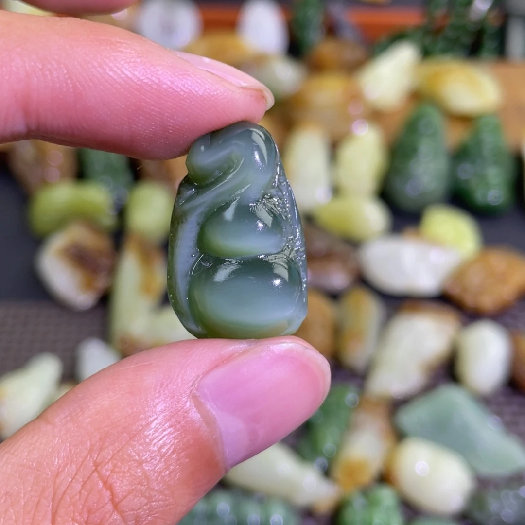 颈饰未镶嵌和田玉俄碧猫眼葫芦