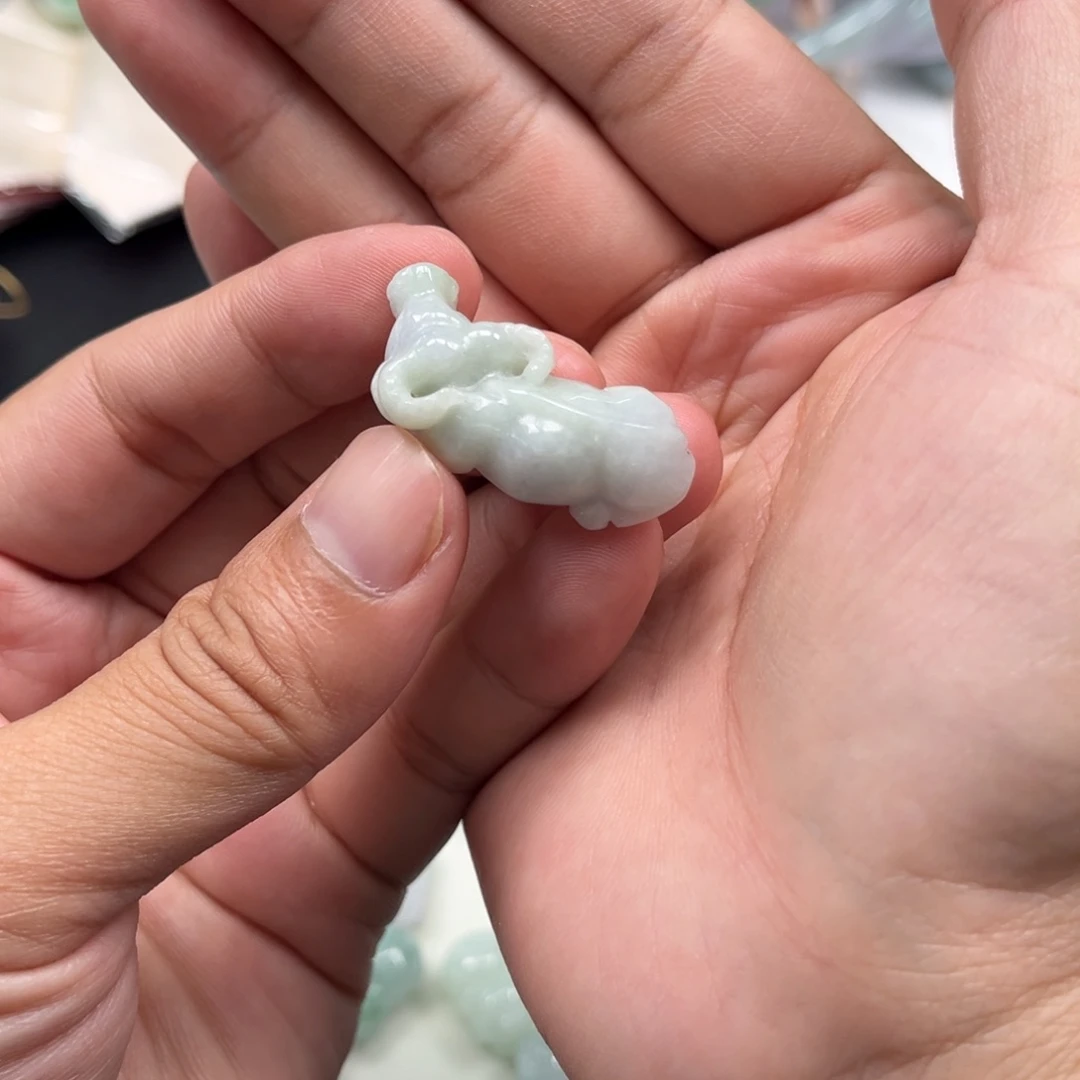 翡翠未镶嵌颈饰天然翡翠A货