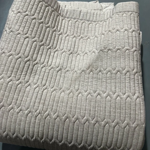 百货 4294 卡其色乳胶床垫1.5x2