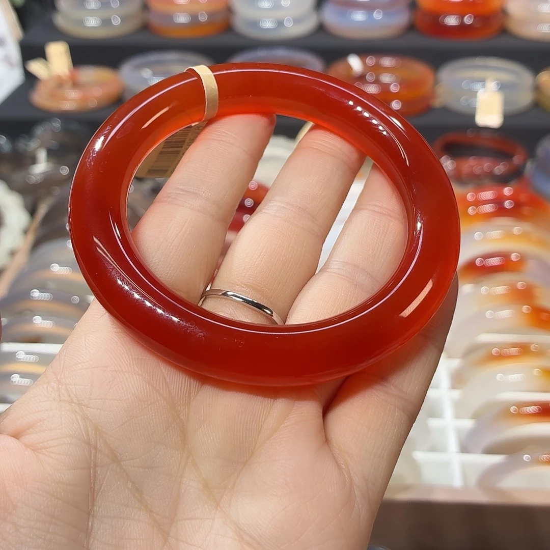 吉***儿玛瑙/玉髓未镶嵌手镯